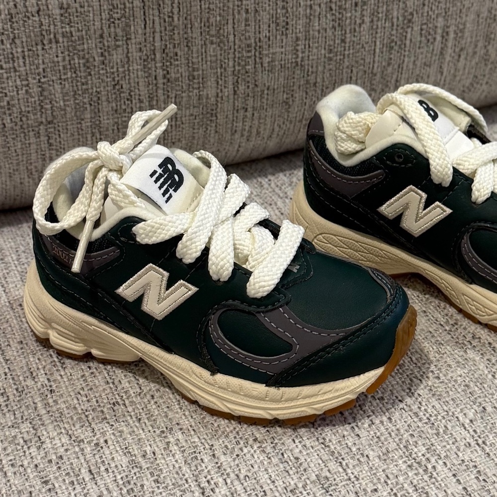 New Balance 2002R Infant Sneakers - Green Beige - BRAND NEW - Size 6